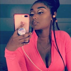 Meet your Posher, Niketa